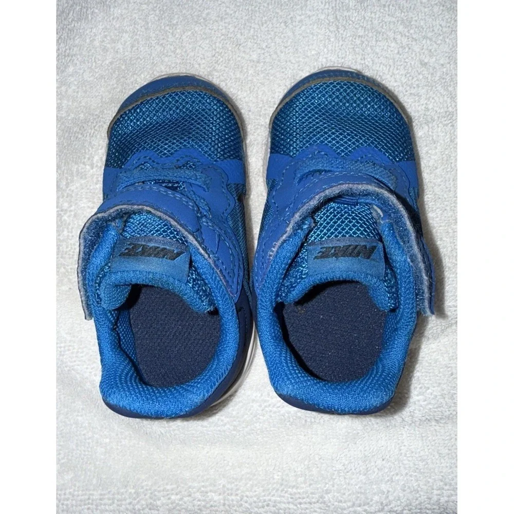 Nike Downshifter Size 5C Boys Sneakers Blue